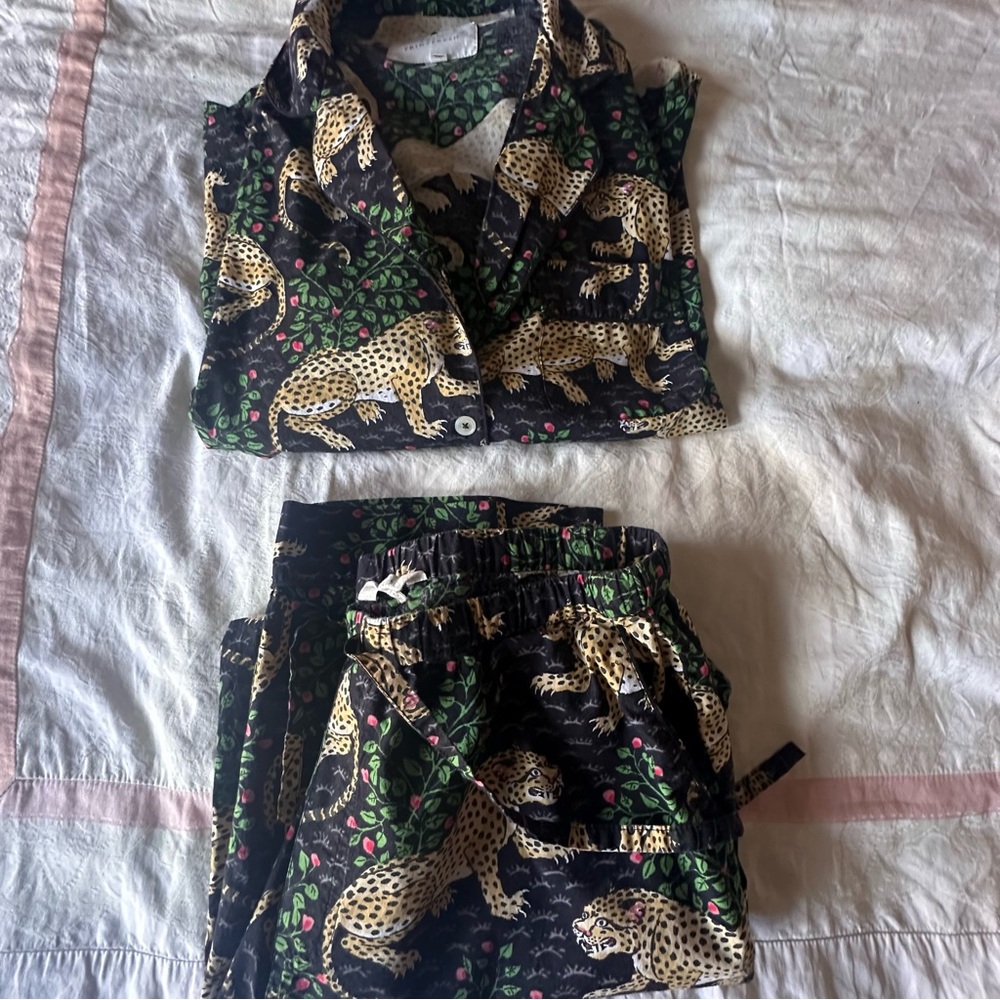 Printfresh Leopard Print Pajama Set with Green and Pink Accents - Picture 4 of 7